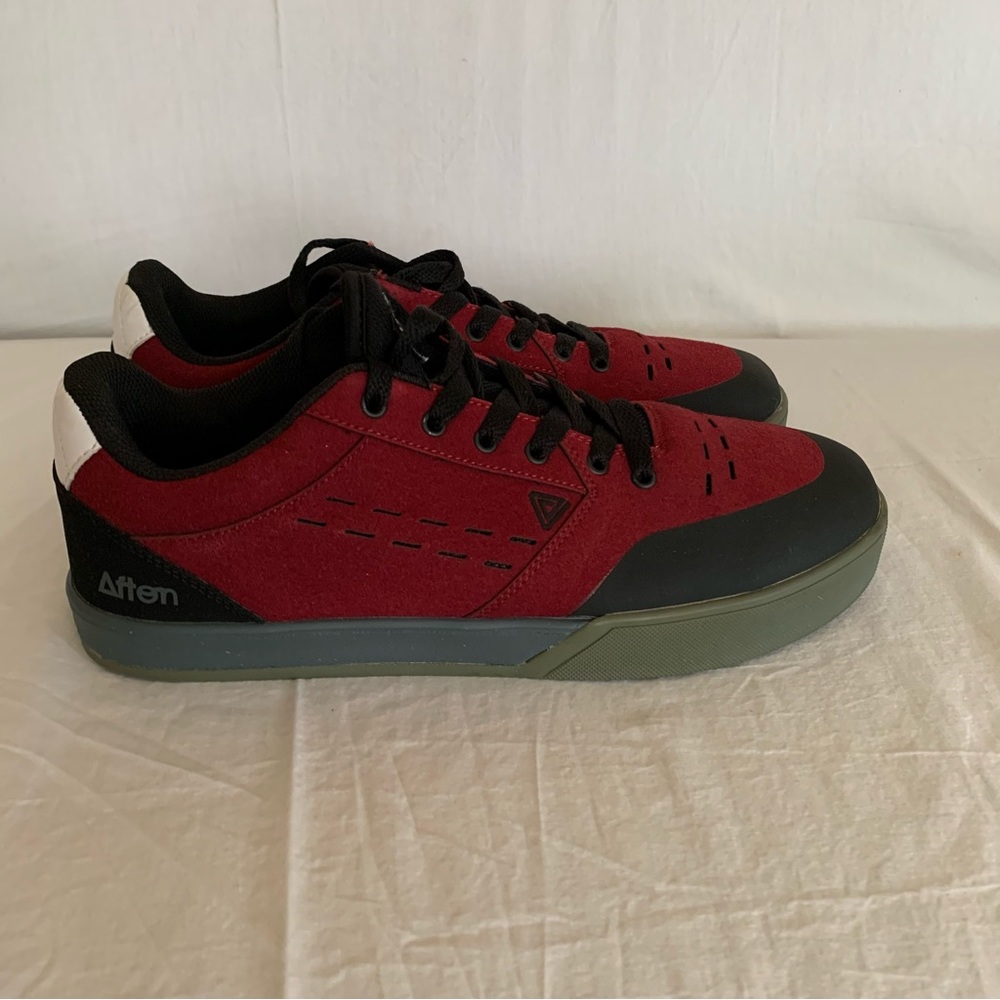 AFTON KEEGAN MENS FLAT PEDAL MOUNTAIN BIKE SHOES.